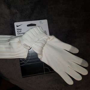 Nike gloves